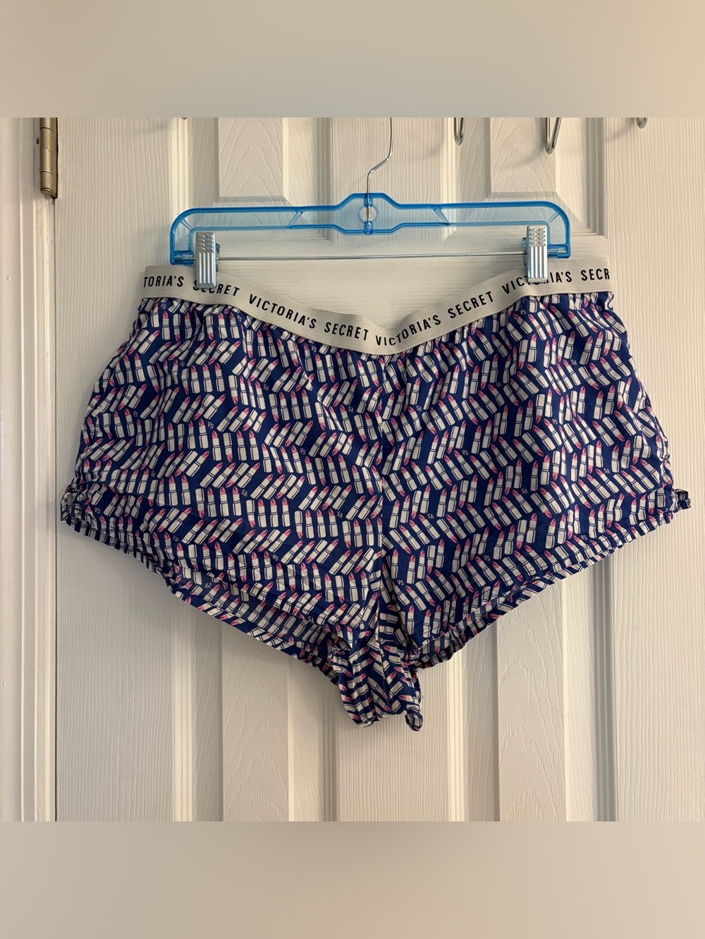 Victoria's Secret Women's Lipstick Sleep Shorts Size Large.